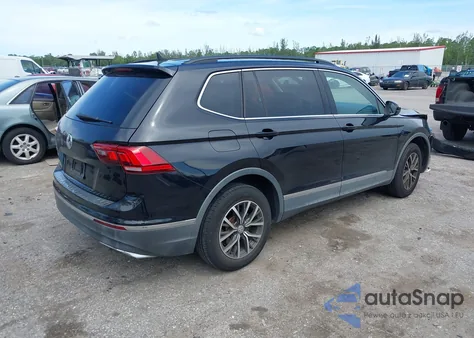 2020 Volkswagen Tiguan 2.0T Se/2.0T Se R-Line Black/2.0T Sel z USA, uszkodzony, nr VIN 3VV3B7AX2LM112829